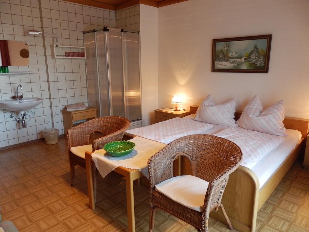 Ferienwohnung Ferienhaus Maier Lind Zimmer foto