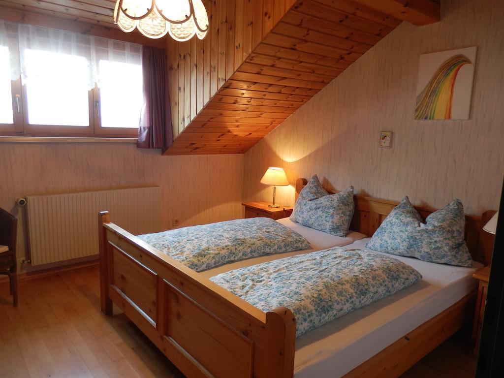 Ferienwohnung Ferienhaus Maier Lind Zimmer foto